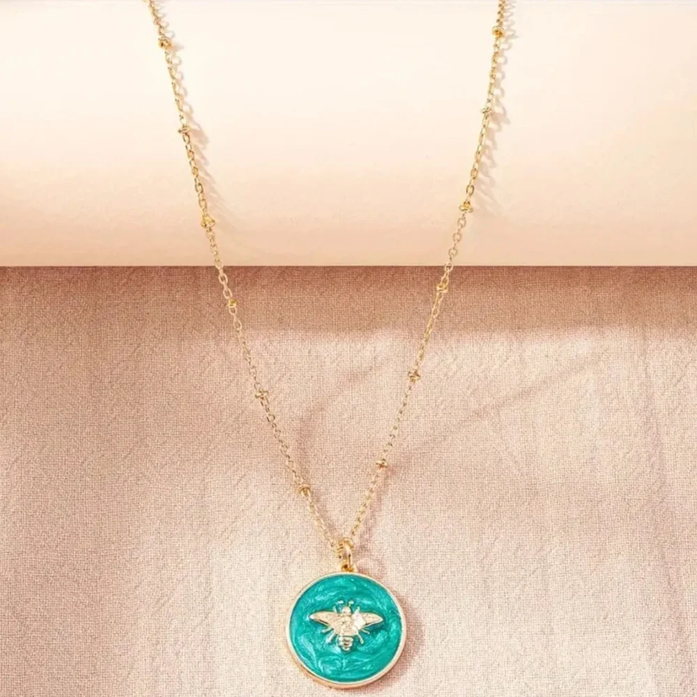 Luxury Designer Pendant Necklace - NEW